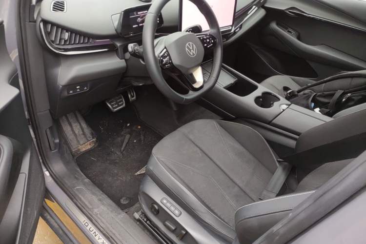 Used Volkswagen ID.UNYX 2024 Pro Long-Range Version Left Front Seat