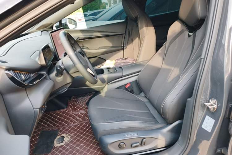 Used Volkswagen ID.UNYX 2024 Revised Pro Long-Range Version Left Front Seat