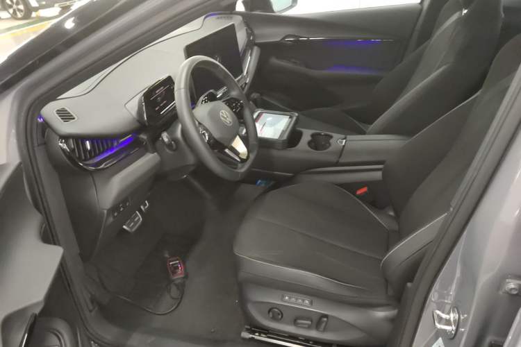 Used Volkswagen ID.UNYX 2024 Revised Pro Long-Range Version Left Front Seat