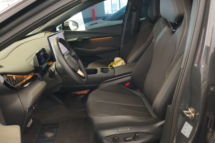 Used Volkswagen ID.UNYX 2024 Revised Pro Long-Range Version Left Front Seat