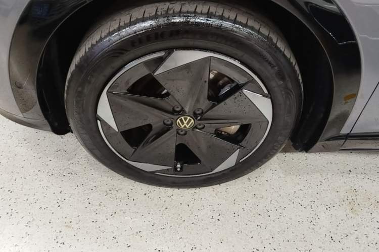 Used Volkswagen ID.UNYX 2024 Ultra Long-Range Version Left Front Wheel Hub