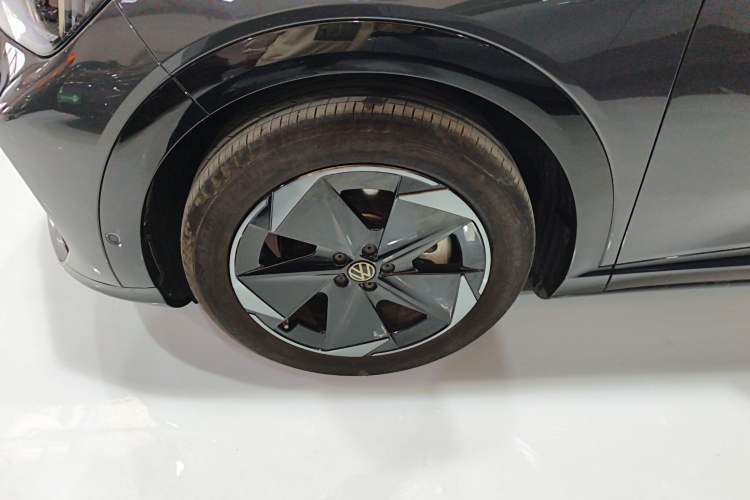 Used Volkswagen ID.UNYX 2024 Revised Pro Long-Range Version Left Front Wheel Hub