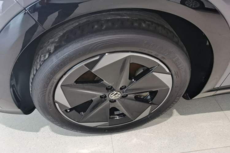 Used Volkswagen ID.UNYX 2024 Pro Long-Range Version Left Front Wheel Hub