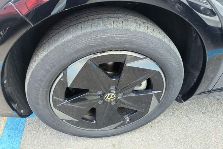 Used Volkswagen ID.UNYX 2024 Revised Pro Long-Range Version Left Front Wheel Hub