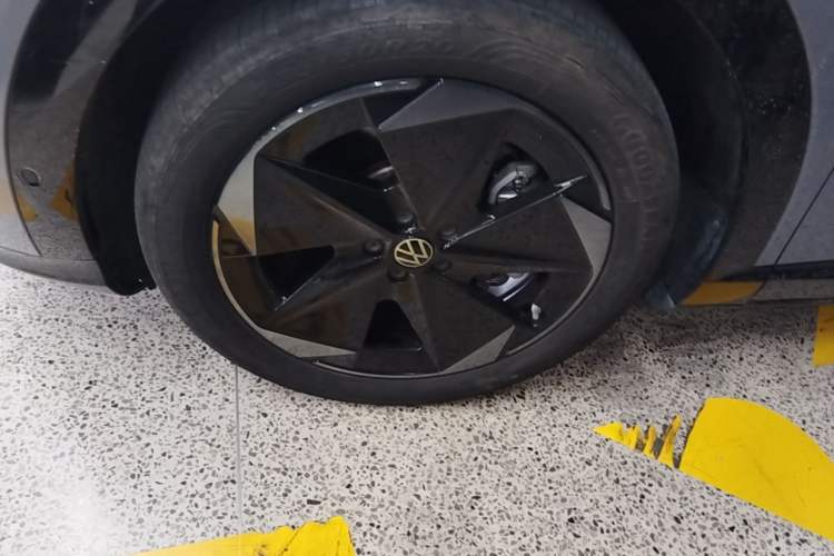 Used Volkswagen ID.UNYX 2024 Ultra Long-Range Version Left Front Wheel Hub