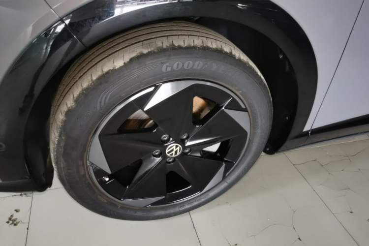 Used Volkswagen ID.UNYX 2024 Pro Long-Range Version Left Front Wheel Hub