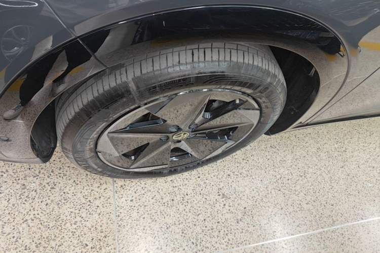 Used Volkswagen ID.UNYX 2024 Revised Ultra Long-Range Version Left Front Wheel Hub