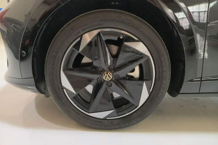 Used Volkswagen ID.UNYX 2024 Revised Pro Long-Range Version Left Front Wheel Hub