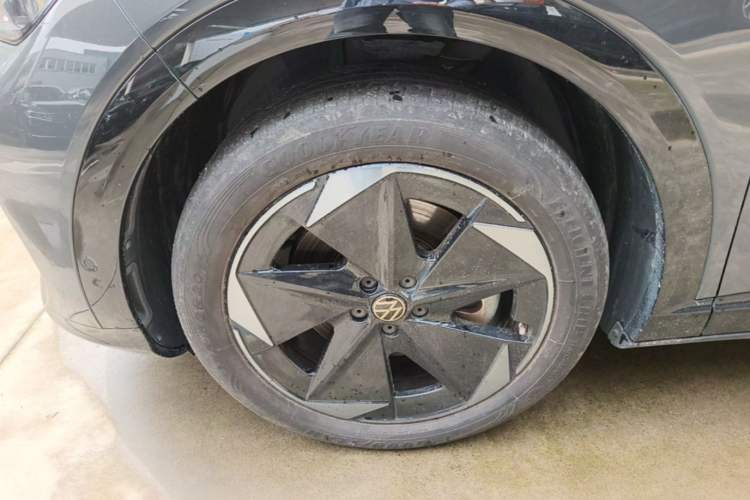 Used Volkswagen ID.UNYX 2024 Revised Pro Long-Range Version Left Front Wheel Hub