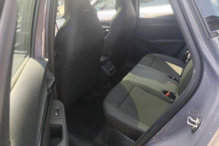 Used Volkswagen ID.UNYX 2024 Revised Pro Long-Range Version Left Rear Seat