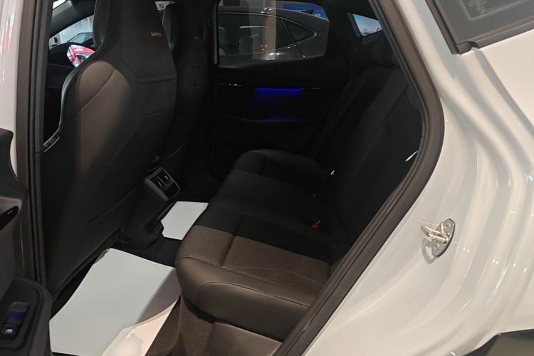Used Volkswagen ID.UNYX 2024 Pro Long-Range Version Left Rear Seat