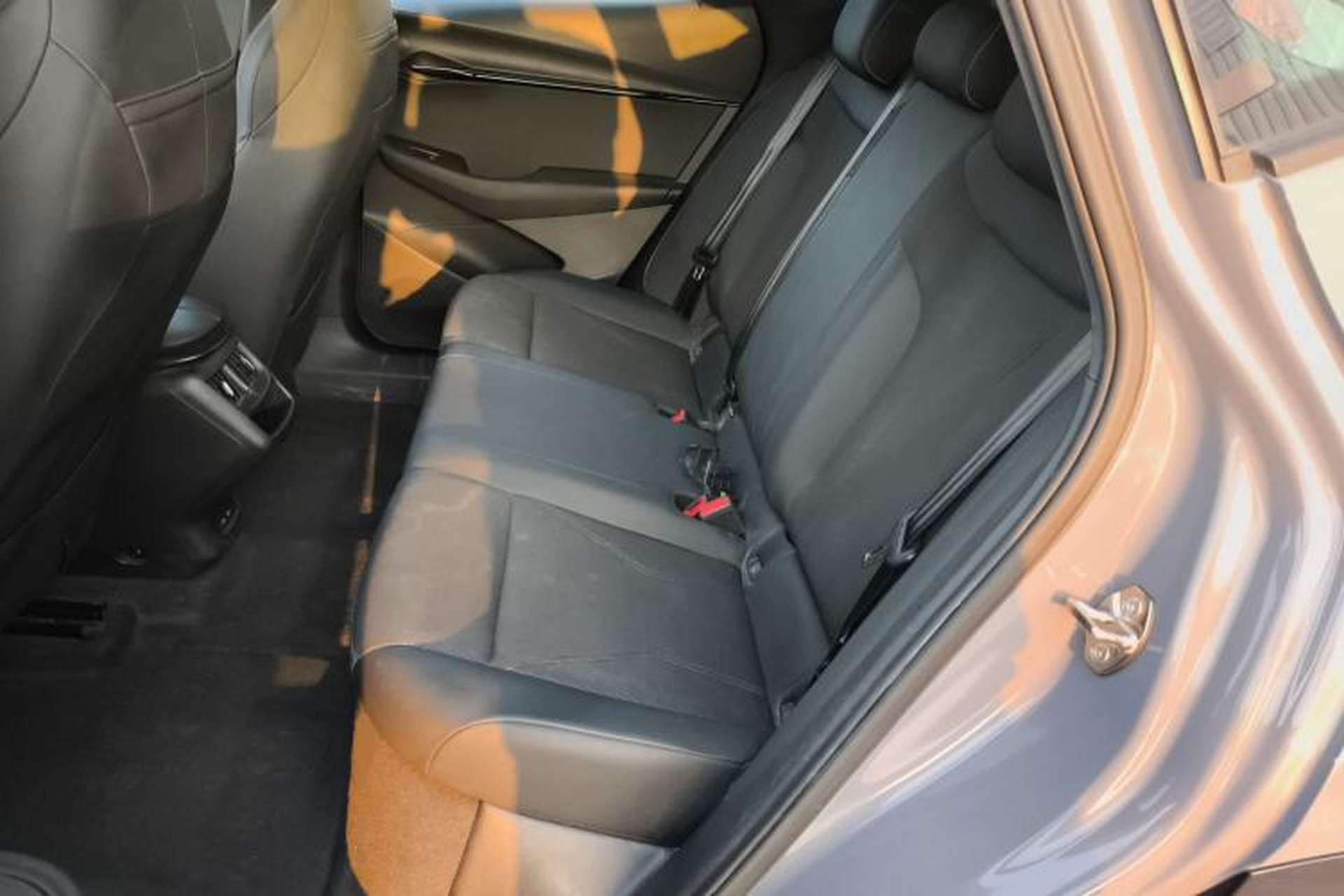 Used Volkswagen ID.UNYX 2024 Pro Long-Range Version Left Rear Seat