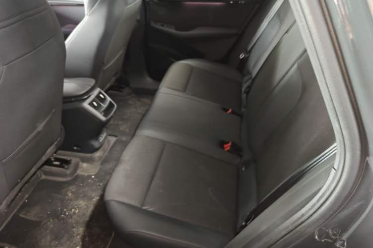 Used Volkswagen ID.UNYX 2024 Pro Long-Range Version Left Rear Seat