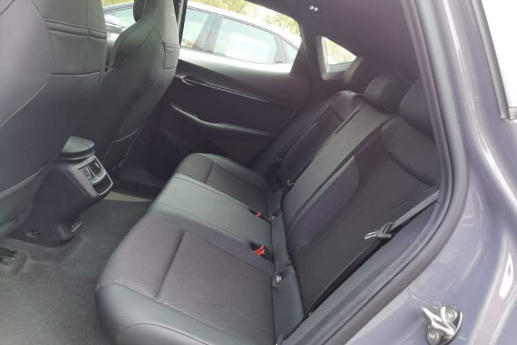 Used Volkswagen ID.UNYX 2024 Pro Long-Range Version Left Rear Seat