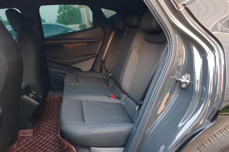 Used Volkswagen ID.UNYX 2024 Revised Pro Long-Range Version Left Rear Seat