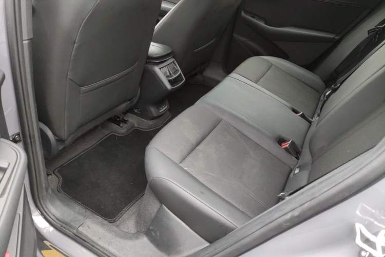 Used Volkswagen ID.UNYX 2024 Pro Long-Range Version Left Rear Seat