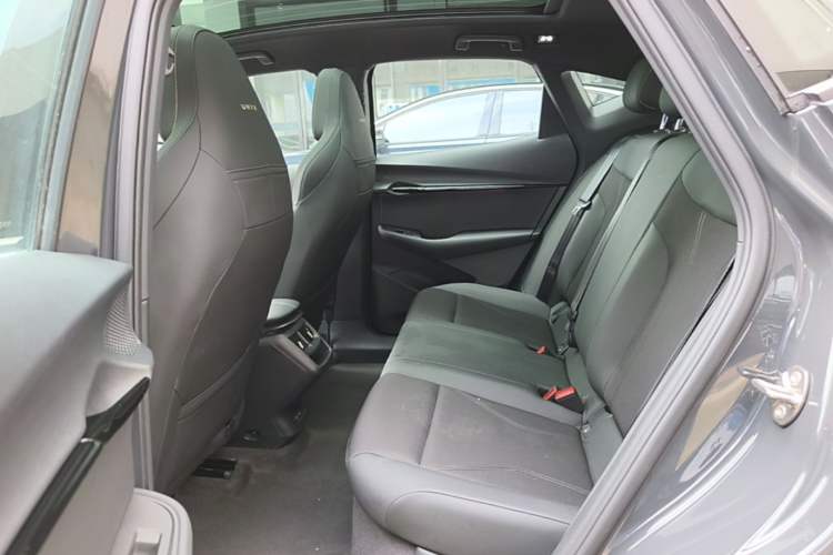 Used Volkswagen ID.UNYX 2024 Revised Pro Long-Range Version Left Rear Seat