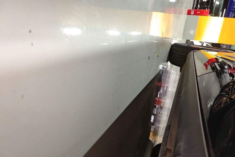 Used Volkswagen ID.UNYX 2024 Revised Ultra Long-Range Version Left Side Sill