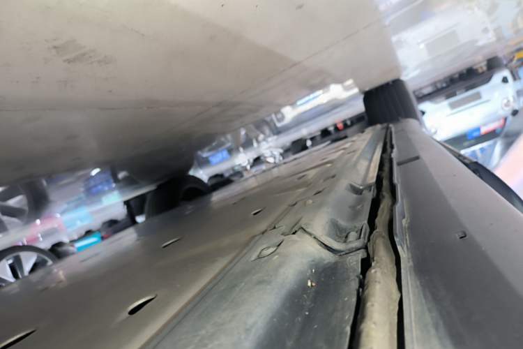 Used Volkswagen ID.UNYX 2024 Ultra Long-Range Version Left Side Sill