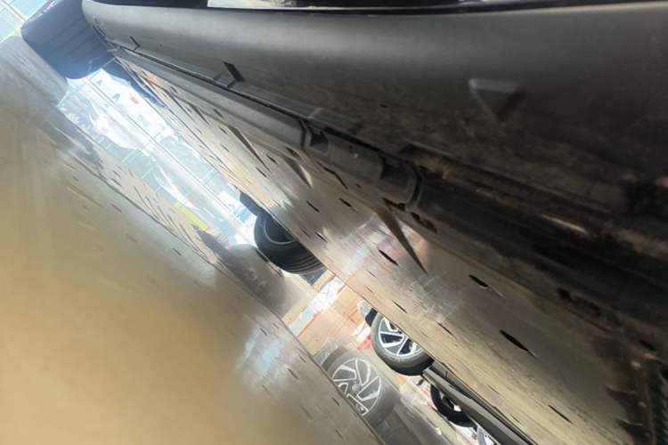 Used Volkswagen ID.UNYX 2024 Revised Pro Long-Range Version Left Side Sill