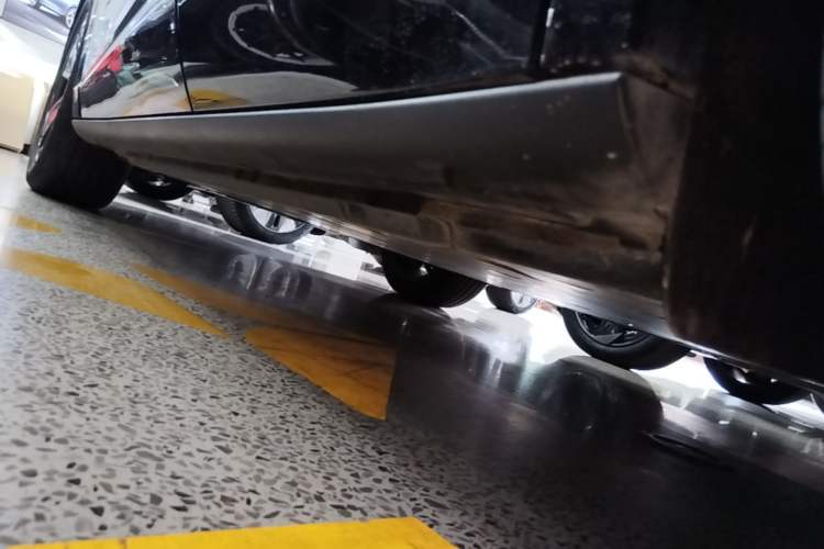 Used Volkswagen ID.UNYX 2024 Ultra Long-Range Version Left Side Sill