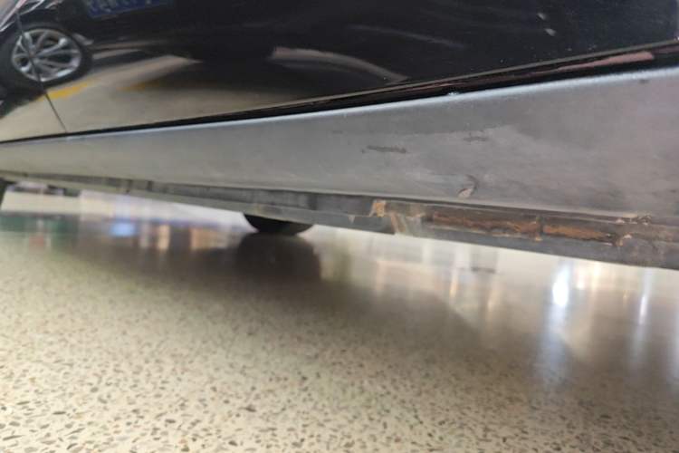 Used Volkswagen ID.UNYX 2024 Revised Ultra Long-Range Version Left Side Sill
