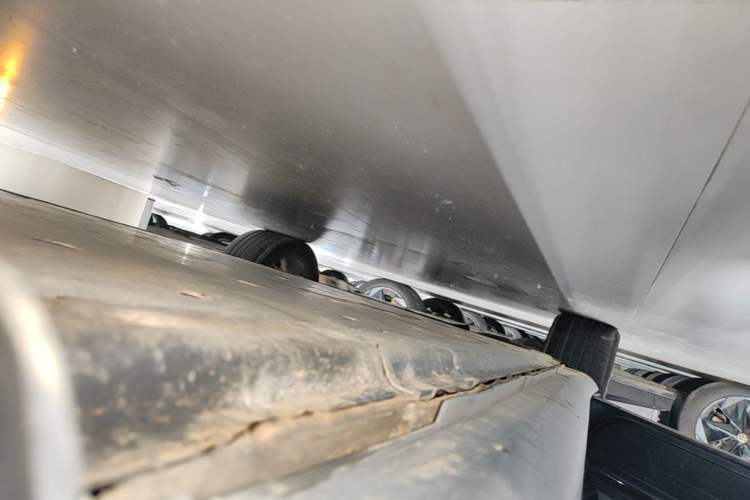 Used Volkswagen ID.UNYX 2024 Revised Ultra Long-Range Version Left Side Sill