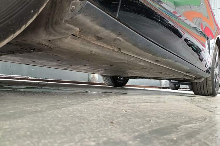 Used Volkswagen ID.UNYX 2024 Revised Ultra Long-Range Version Left Side Sill