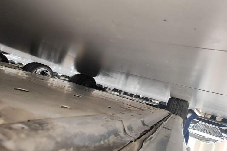 Used Volkswagen ID.UNYX 2024 Revised Ultra Long-Range Version Left Side Sill