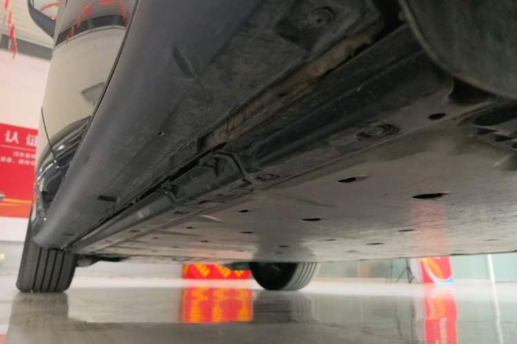 Used Volkswagen ID.UNYX 2024 Revised Pro Long-Range Version Left Side Sill