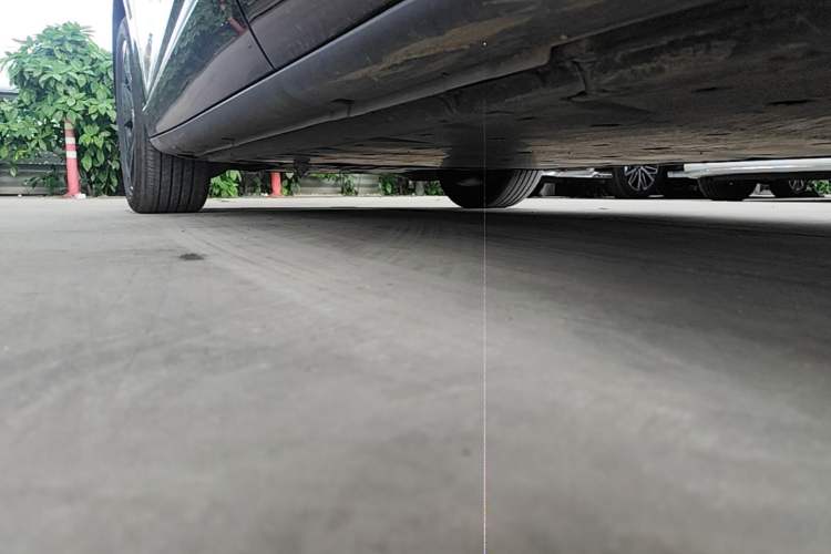 Used Volkswagen ID.UNYX 2024 Revised Ultra Long-Range Version Left Side Sill