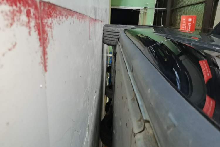 Used Volkswagen ID.UNYX 2024 Ultra Long-Range Version Left Side Sill
