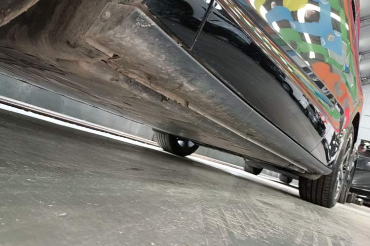 Used Volkswagen ID.UNYX 2024 Revised Ultra Long-Range Version Left Side Sill