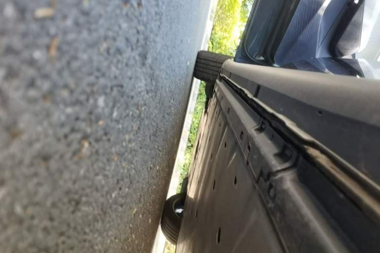 Used Volkswagen ID.UNYX 2024 Ultra Long-Range Version Left Side Sill