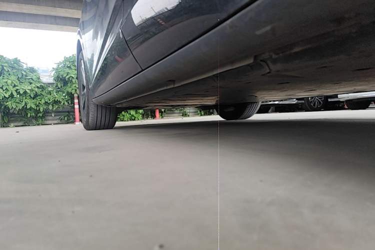 Used Volkswagen ID.UNYX 2024 Revised Ultra Long-Range Version Left Side Sill