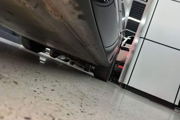 Used Volkswagen ID.UNYX 2024 Revised Ultra Long-Range Version Left Side Sill