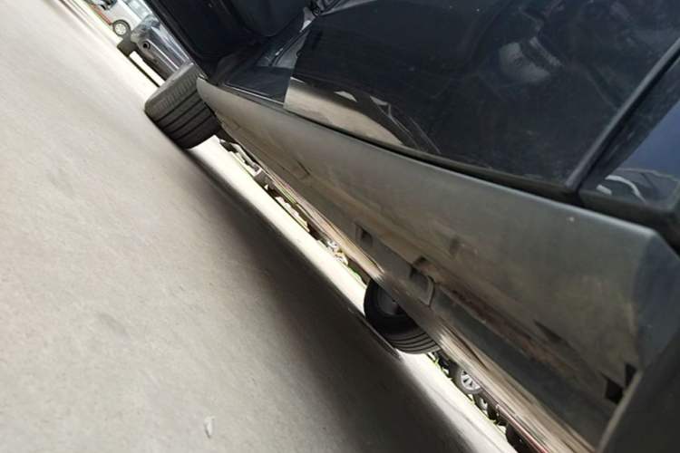 Used Volkswagen ID.UNYX 2024 Revised Pro Long-Range Version Left Side Sill