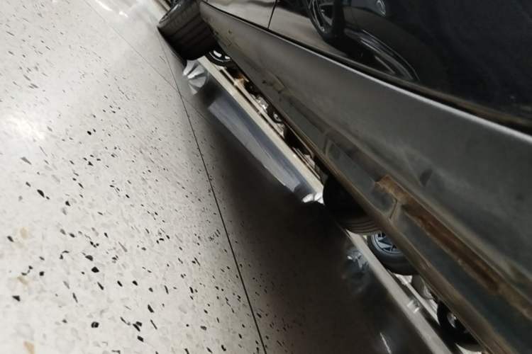Used Volkswagen ID.UNYX 2024 Ultra Long-Range Version Left Side Sill