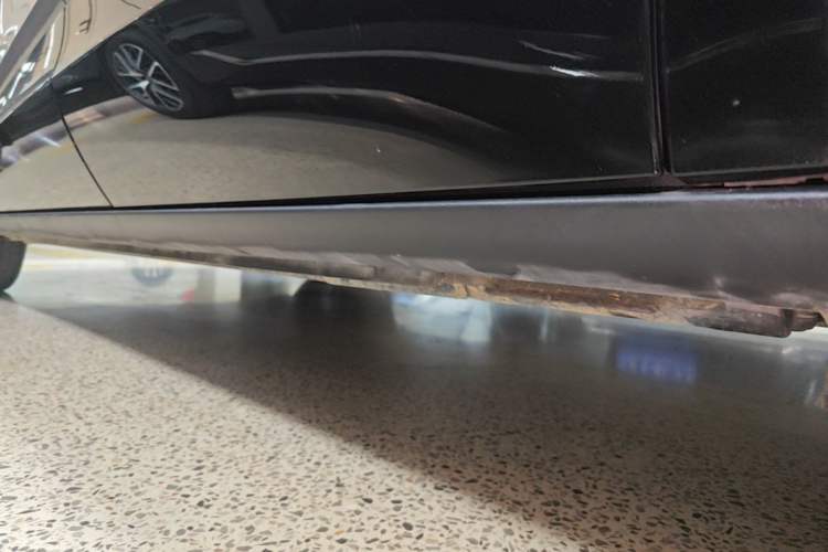 Used Volkswagen ID.UNYX 2024 Revised Ultra Long-Range Version Left Side Sill