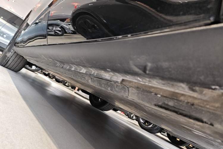 Used Volkswagen ID.UNYX 2024 Ultra Long-Range Version Left Side Sill
