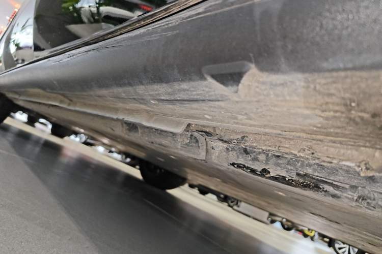 Used Volkswagen ID.UNYX 2024 Ultra Long-Range Version Left Side Sill