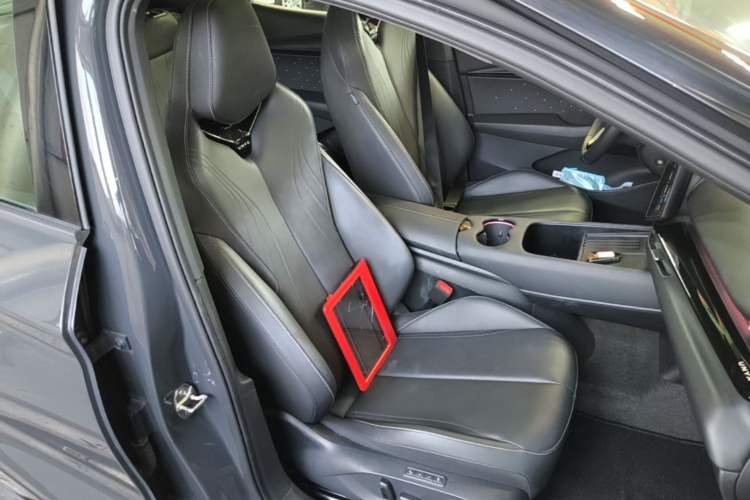 Used Volkswagen ID.UNYX 2024 Revised Ultra Long-Range Version Right Front Seat