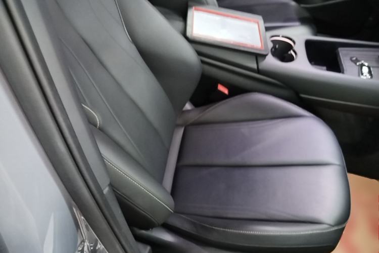 Used Volkswagen ID.UNYX 2024 Ultra Long-Range Version Right Front Seat