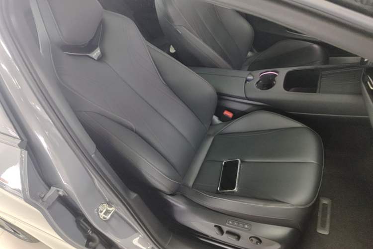 Used Volkswagen ID.UNYX 2024 Revised Ultra Long-Range Version Right Front Seat