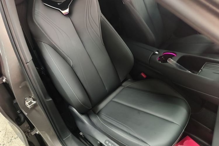 Used Volkswagen ID.UNYX 2024 Revised Ultra Long-Range Version Right Front Seat