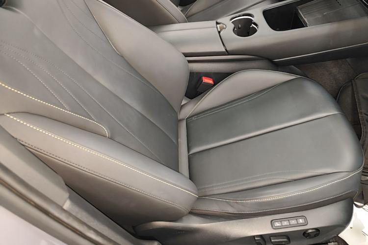 Used Volkswagen ID.UNYX 2024 Revised Ultra Long-Range Version Right Front Seat