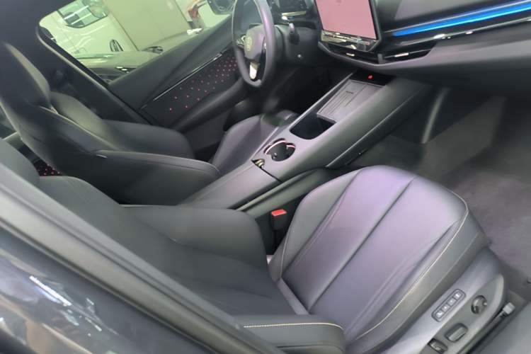 Used Volkswagen ID.UNYX 2024 Ultra Long-Range Version Right Front Seat