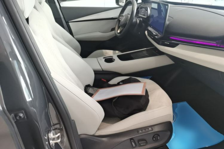 Used Volkswagen ID.UNYX 2024 Ultra Long-Range Version Right Front Seat