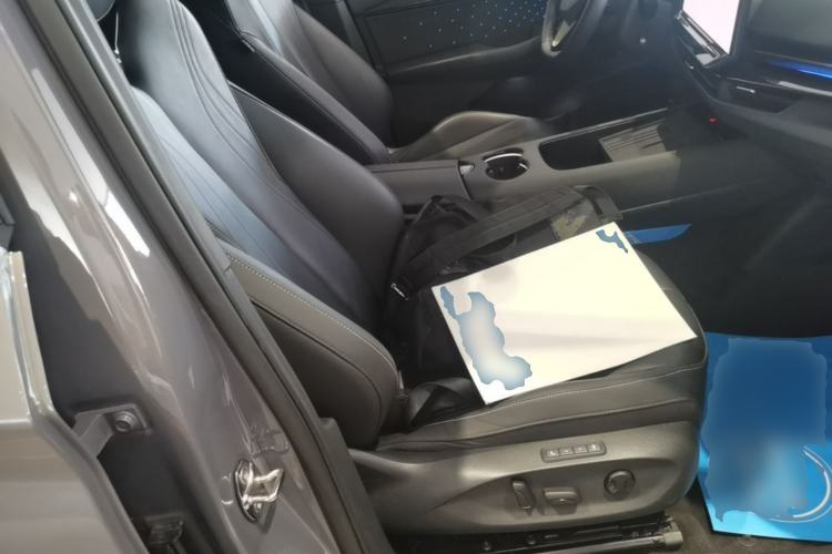 Used Volkswagen ID.UNYX 2024 Ultra Long-Range Version Right Front Seat
