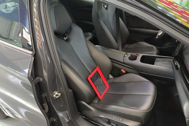 Used Volkswagen ID.UNYX 2024 Revised Ultra Long-Range Version Right Front Seat